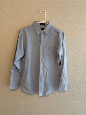 Izod Men's Pale Blue Button-Down Dress Shirt